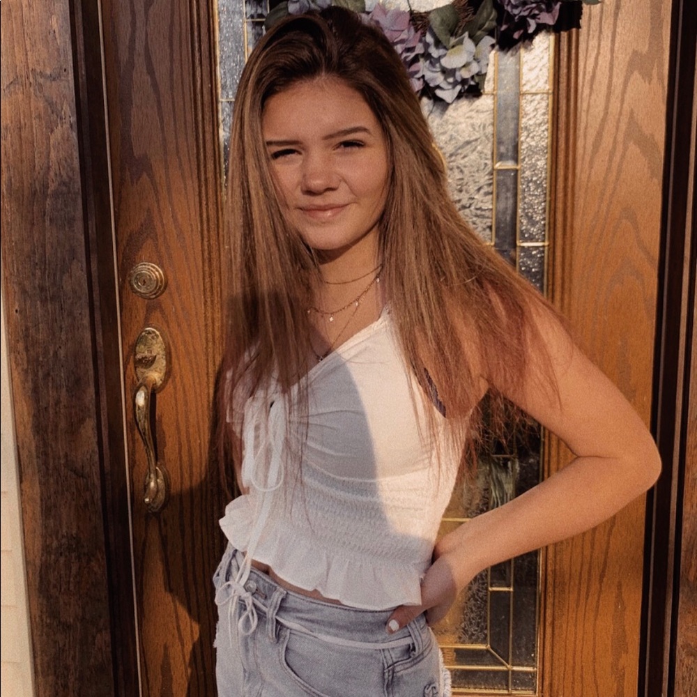 Meet your Posher, Ella